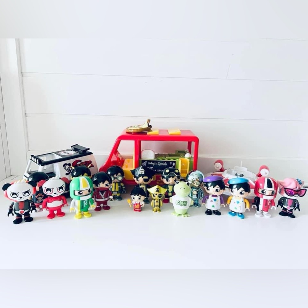 Ryan's World 17 figures and 3 cars toy vehicles large lot